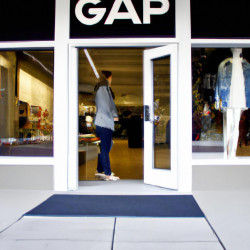 Coupon for: Gap Canada Loyalty Program Offer