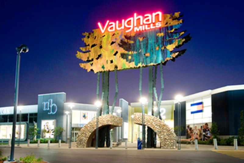 Vaughan Mills, ON - outlet stores 
